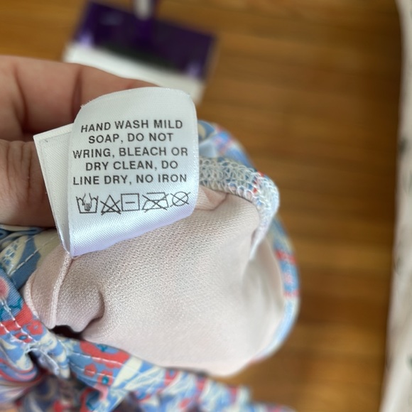 Beachingo one piece swimsuit - girls size 2 - Picture 8 of 10